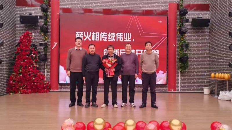 作物所举办迎新年主题党日暨职工荣退仪式