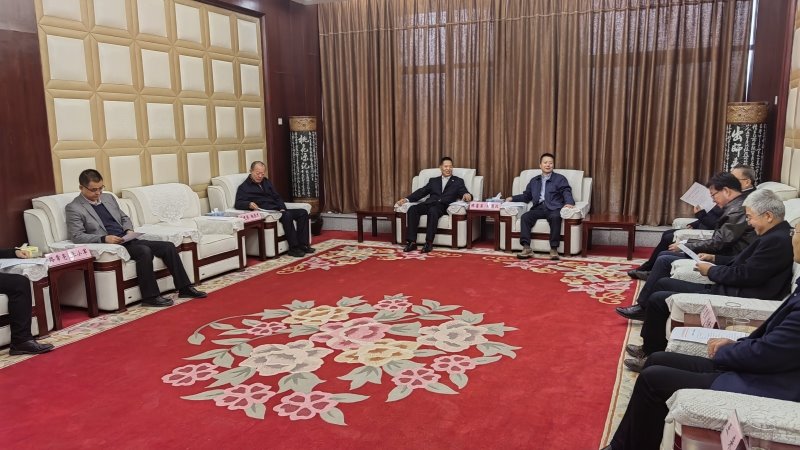 省科学院党委书记、院长陈富荣一行来我院开展“甘肃要发展，我该谋什么”调研交流