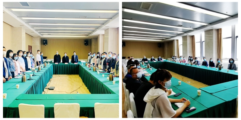院党委书记魏胜文与全院团青代表集中观看庆祝中国共产主义青年团成立100周年大会直播
